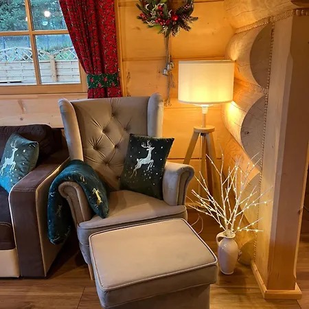 Bajkowa Osada Z Jacuzzi Chalet